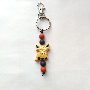 Cartoon Keychain Highland Cow Silicone Bead and Wood Beaded Bag Charm Handmade
